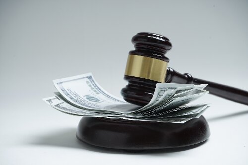 同父异母的兄弟可以要求参与父亲抚恤金的分配吗