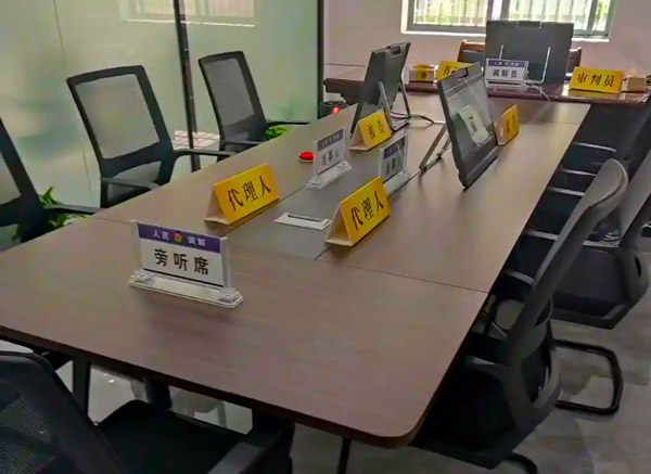 离婚可以在人民法院的组织下进行调解