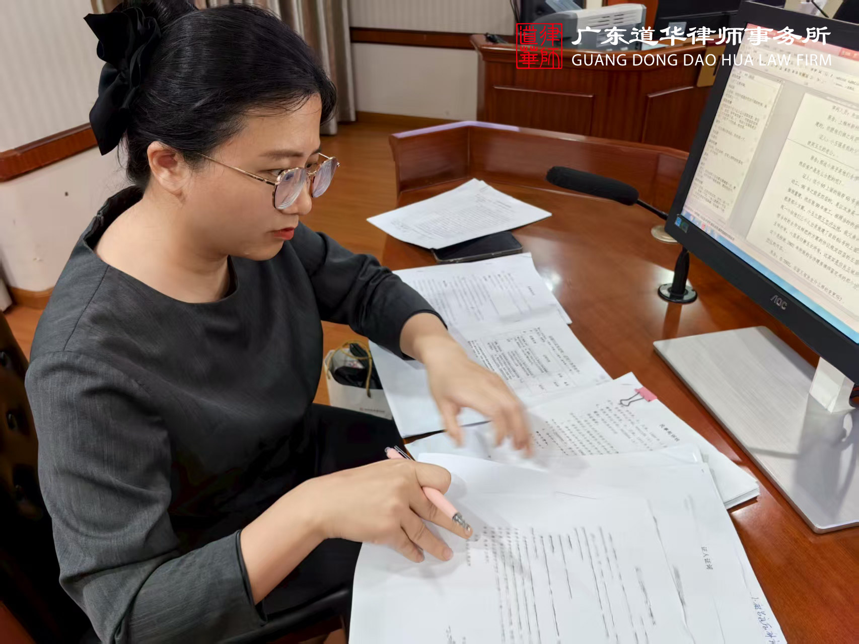 宝安法院离婚案，双方就探视、抚养争执不下，道华唐云虹律师以分阶段+单双年数探视方
