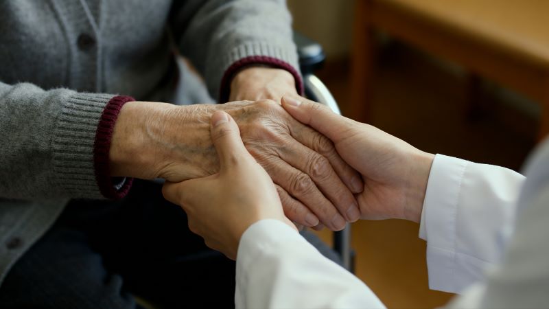 深圳继承律师：立遗嘱需要所有子女到场签字吗？