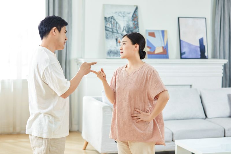 深圳离婚律师：分居多年未办离婚，一方新增债务另一方要担责吗？